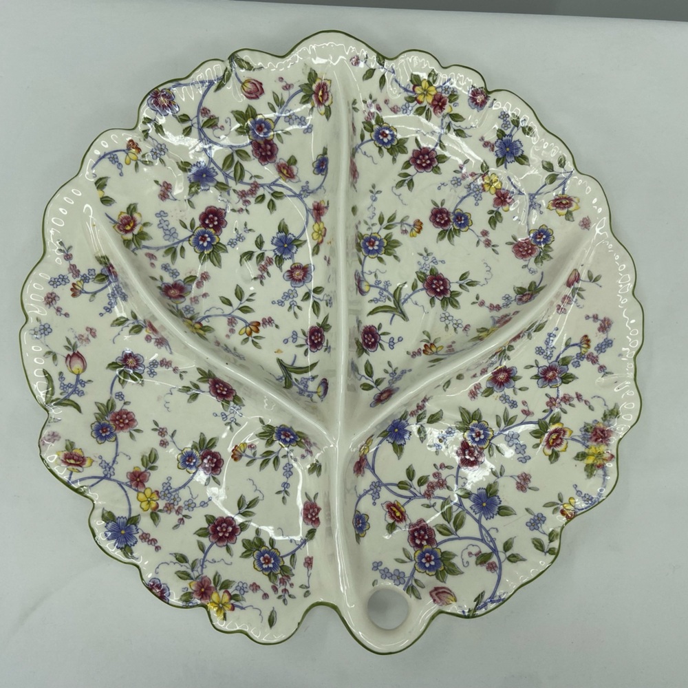 Corona Floral Leaf-Shaped Divided Plate - Picture 2 of 9